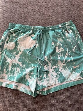 Nike Women’s Teal and White Splatter Athletic Shorts